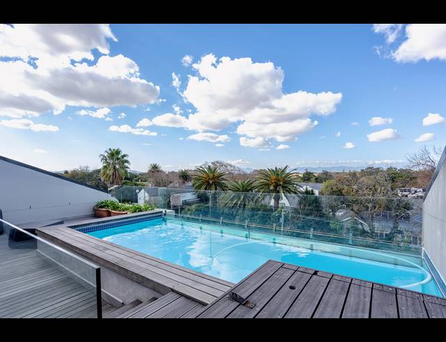 2 BEDROOM APARTMENT FOR SALE IN RONDEBOSCH